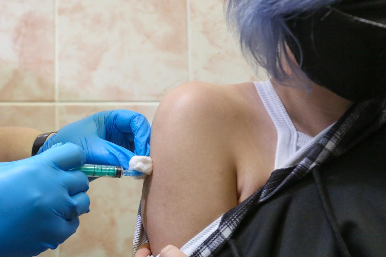 Фото Новосибирский вакцинолог назвала побочные эффекты у детей после прививки от COVID-19 2
